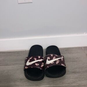 Nike slides